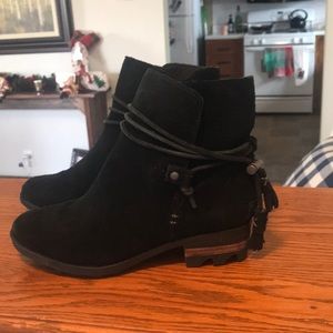 Sorel Farah Short Black Suede Booties Size 6